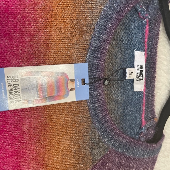 NWT Ombré Sweater. - Picture 4 of 9